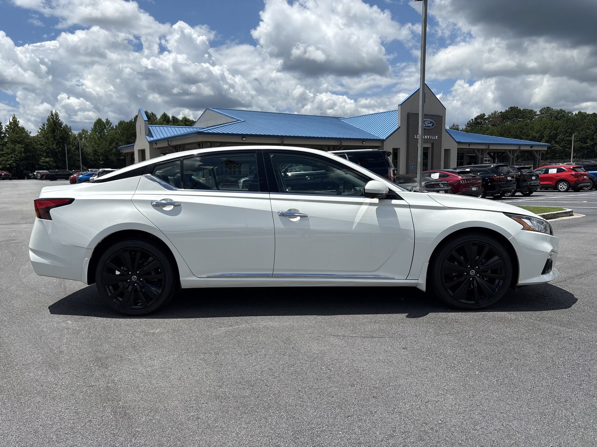 Used 2022 Nissan Altima 2.5 Platinum AWD/4WD image 25
