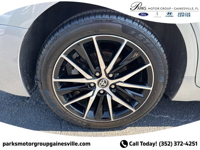 Used 2024 Toyota Camry SE image 9