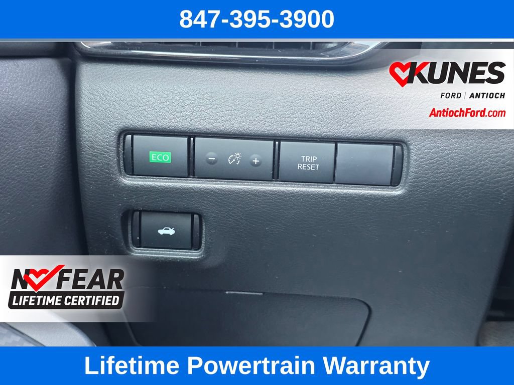 Used 2024 Nissan Sentra SV FWD image 34