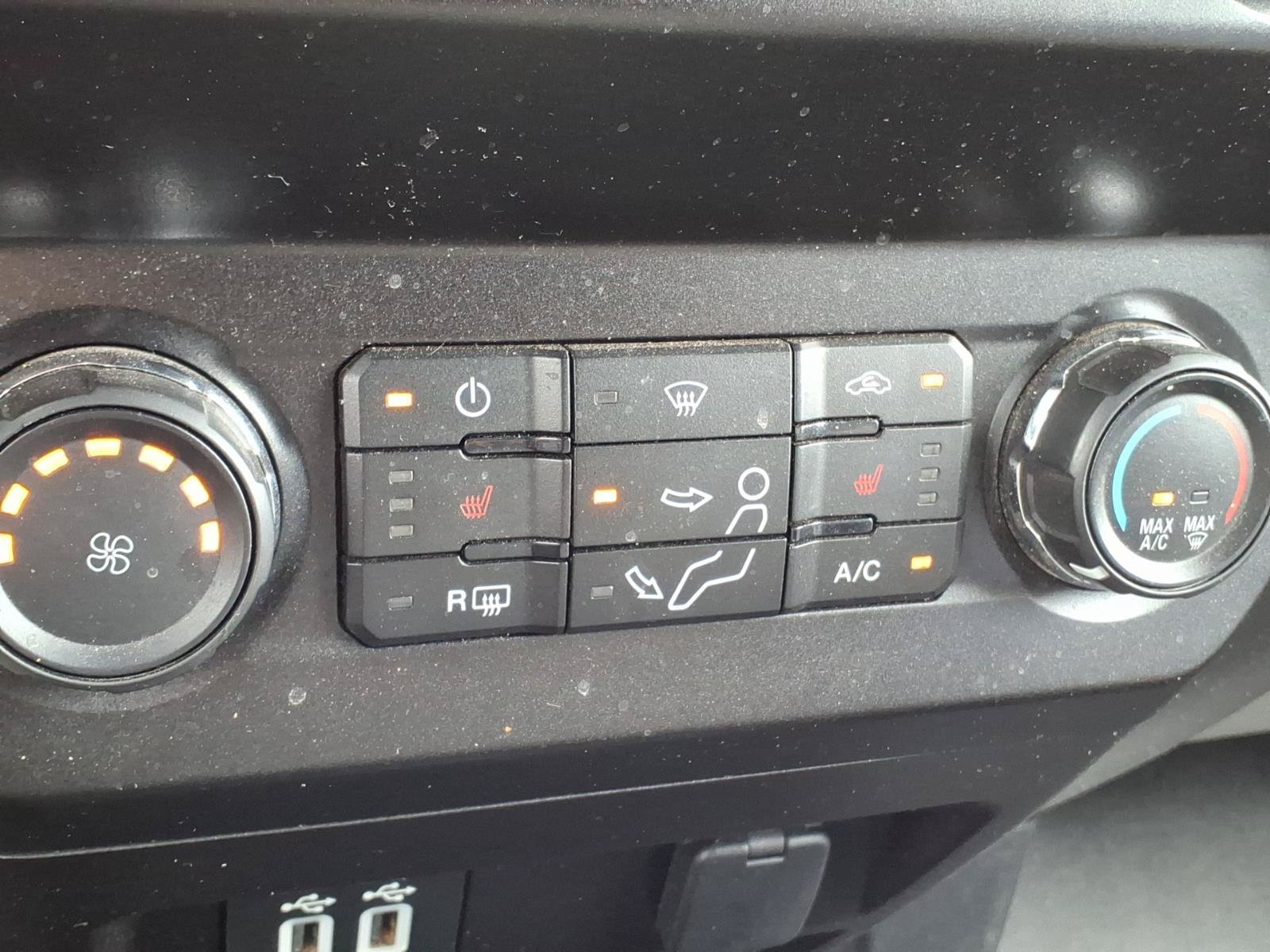 Certified 2019 Ford F350 XLT w/ XLT Premium Package AWD/4WD image 17
