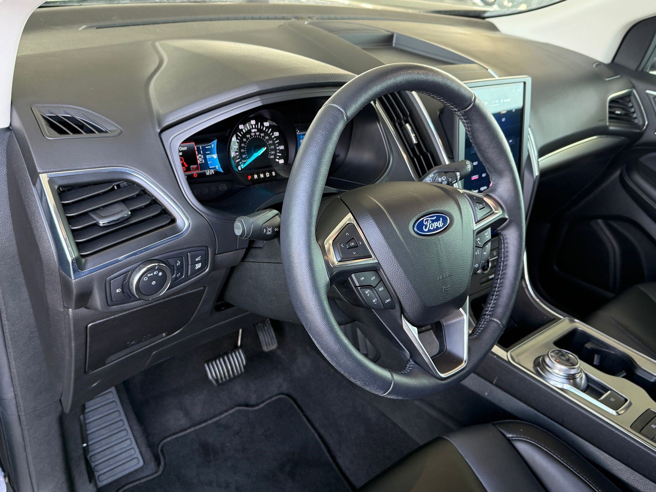 Certified 2022 Ford Edge Titanium w/ Cargo Accessory Package image 4