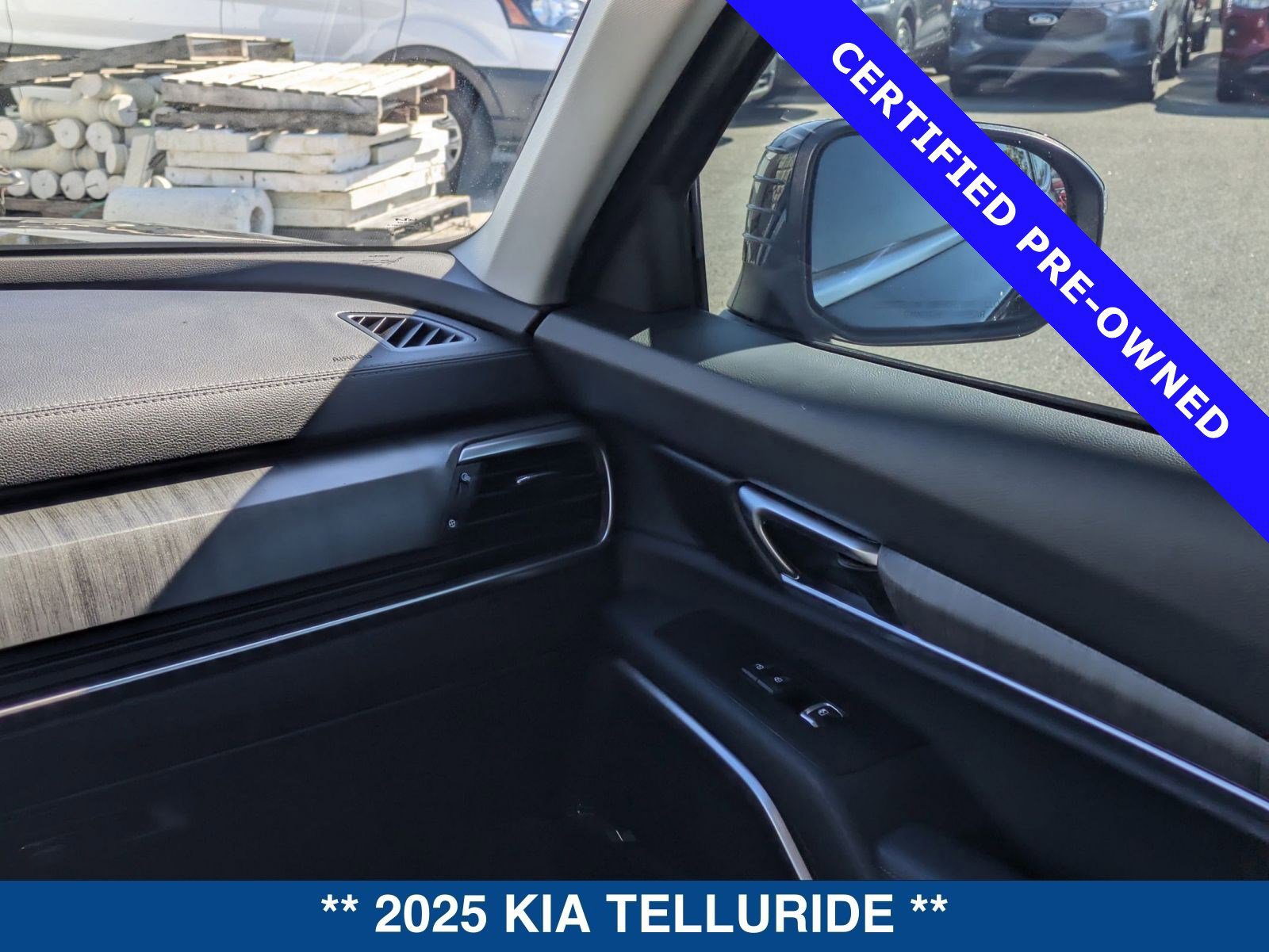 Used 2025 Kia Telluride EX image 18