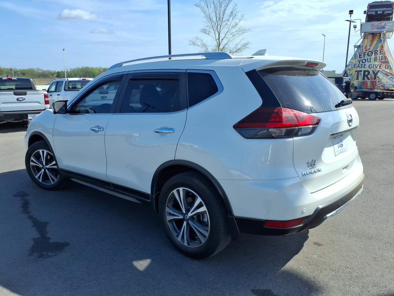 Used 2020 Nissan Rogue SV w/ Sun & Sound Touring Package FWD image 5