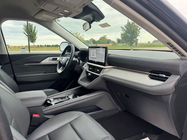 Certified 2025 Ford Explorer Active w/ Active Comfort Package AWD/4WD image 27