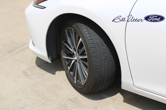 Used 2025 Lexus ES 350 w/ Premium Package FWD image 9