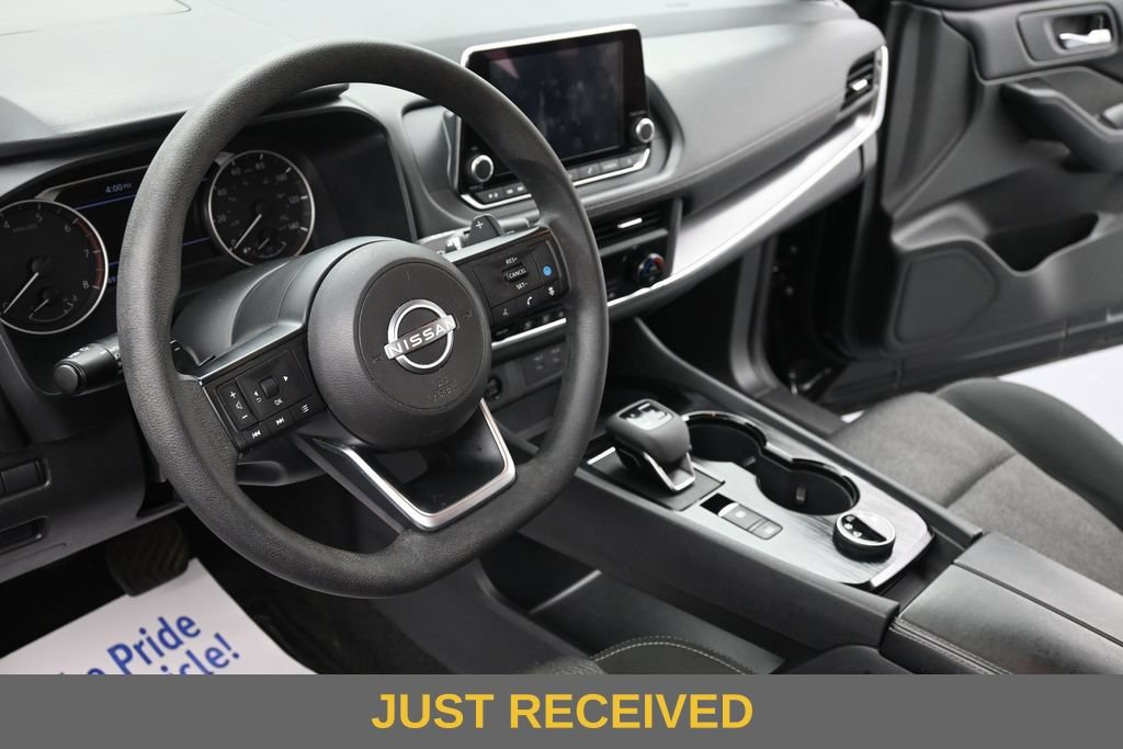 Used 2024 Nissan Rogue SV AWD/4WD image 13