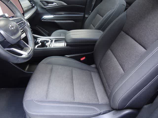 Used 2024 Chevrolet Traverse LT w/ Midnight/Sport Edition FWD image 6
