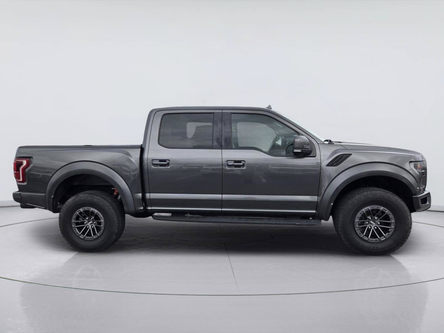 Certified 2019 Ford F150 Raptor w/ Equipment Group 802A Luxury AWD/4WD image 4
