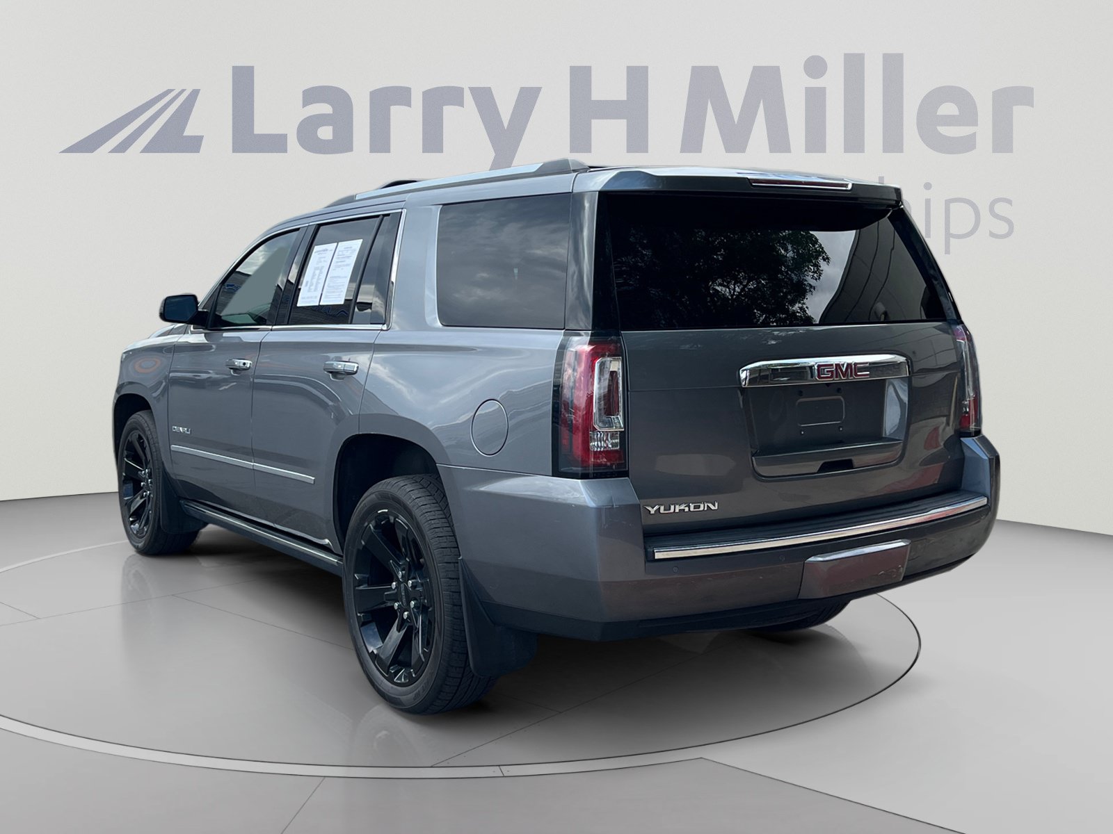 Used 2020 GMC Yukon Denali AWD/4WD image 3