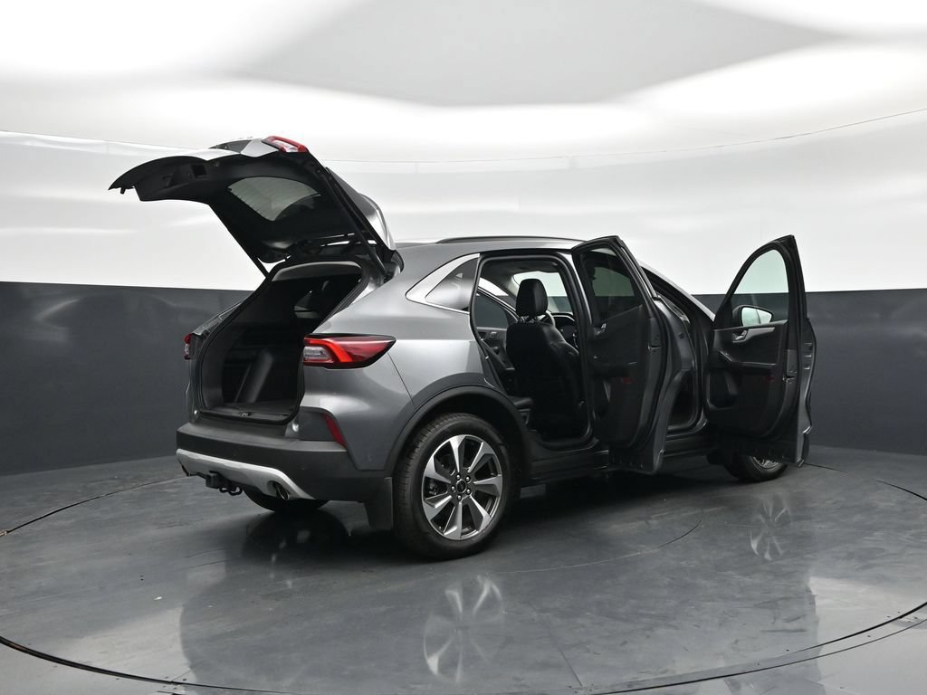 Certified 2023 Ford Escape Platinum w/ Premium Technology Package AWD/4WD image 6