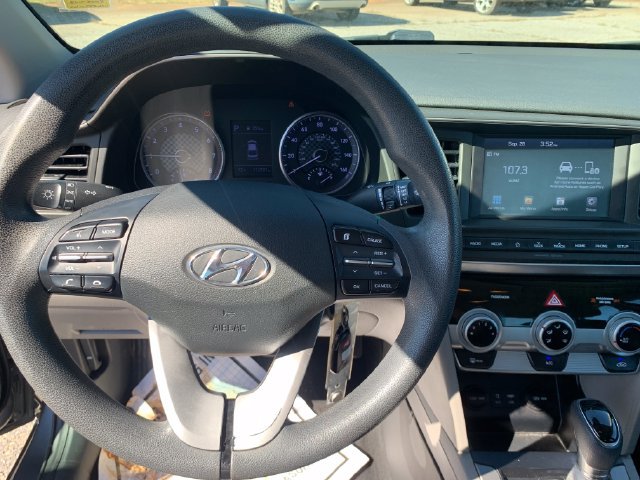Used 2019 Hyundai Elantra SEL FWD image 13