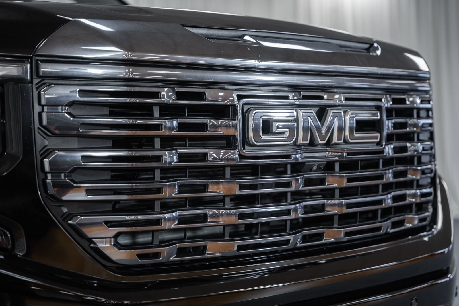 Used 2023 GMC Sierra 1500 Denali Ultimate AWD/4WD image 11
