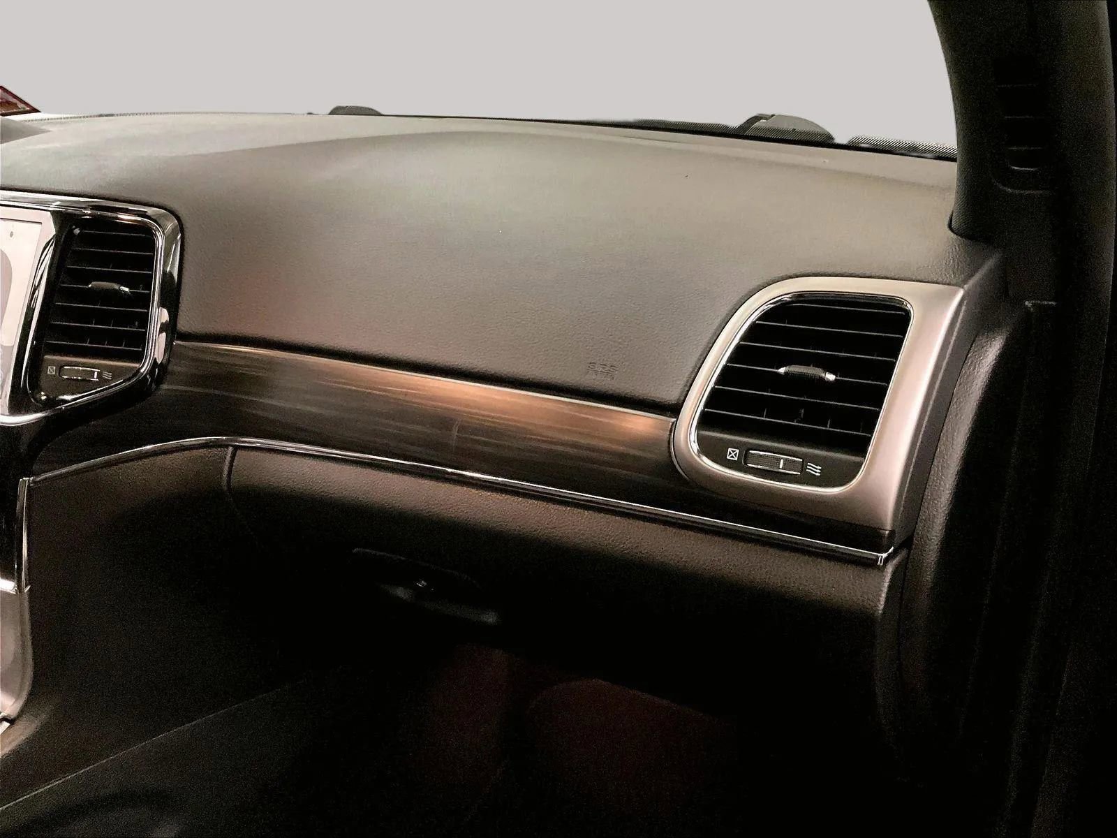 Used 2020 Jeep Grand Cherokee Limited AWD/4WD image 15