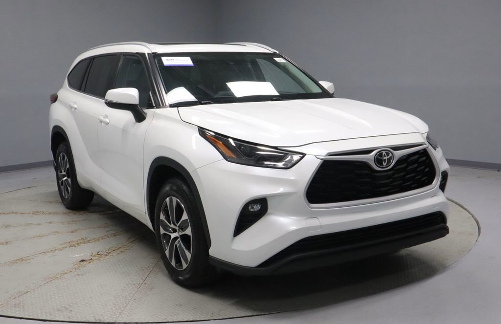 Used 2023 Toyota Highlander XLE