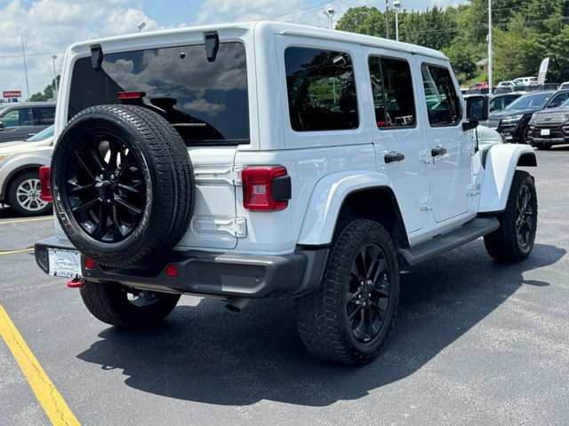 Used 2021 Jeep Wrangler Unlimited Sahara w/ Cold Weather Group AWD/4WD image 3