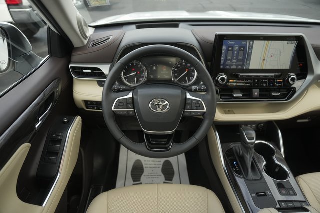 Used 2022 Toyota Highlander Platinum image 22