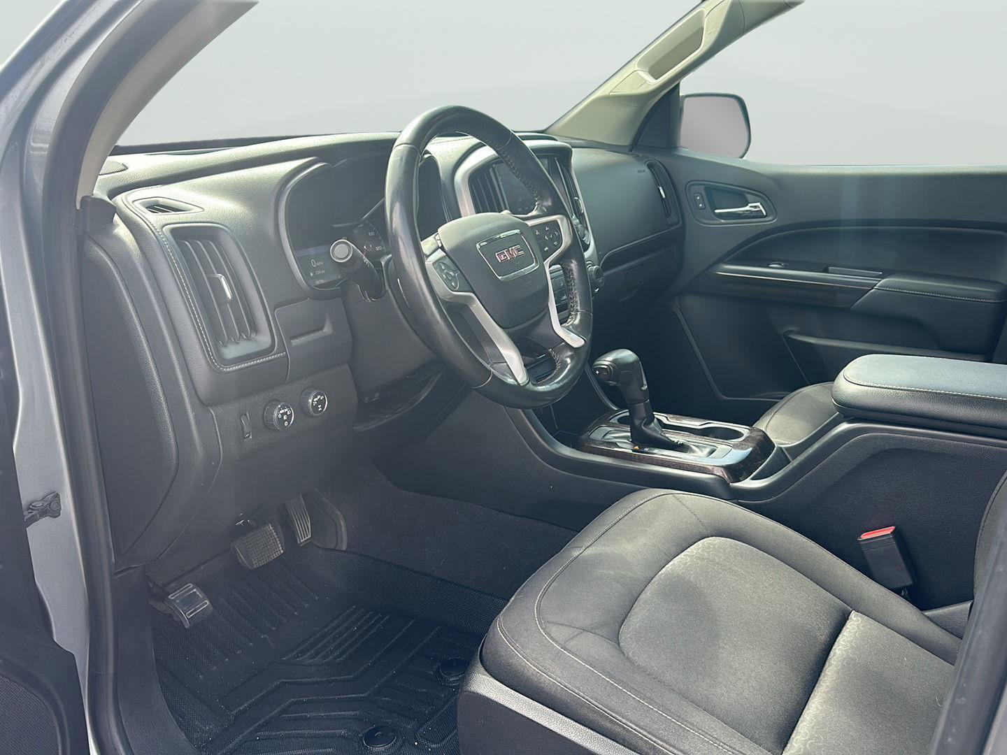 Used 2020 GMC Canyon SLE w/ Elevation Edition image 13