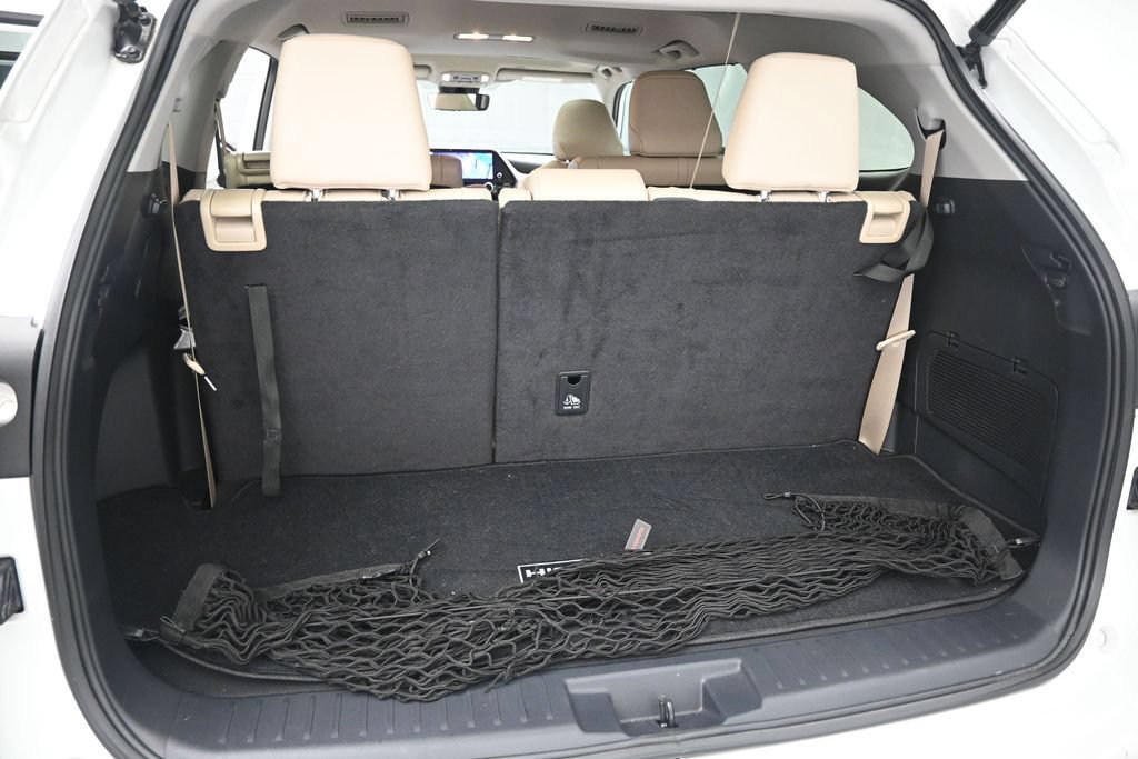 Used 2023 Toyota Highlander XLE FWD image 9