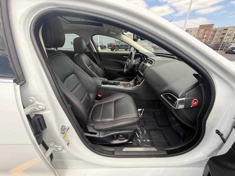 Used 2018 Jaguar XE Prestige AWD/4WD image 13