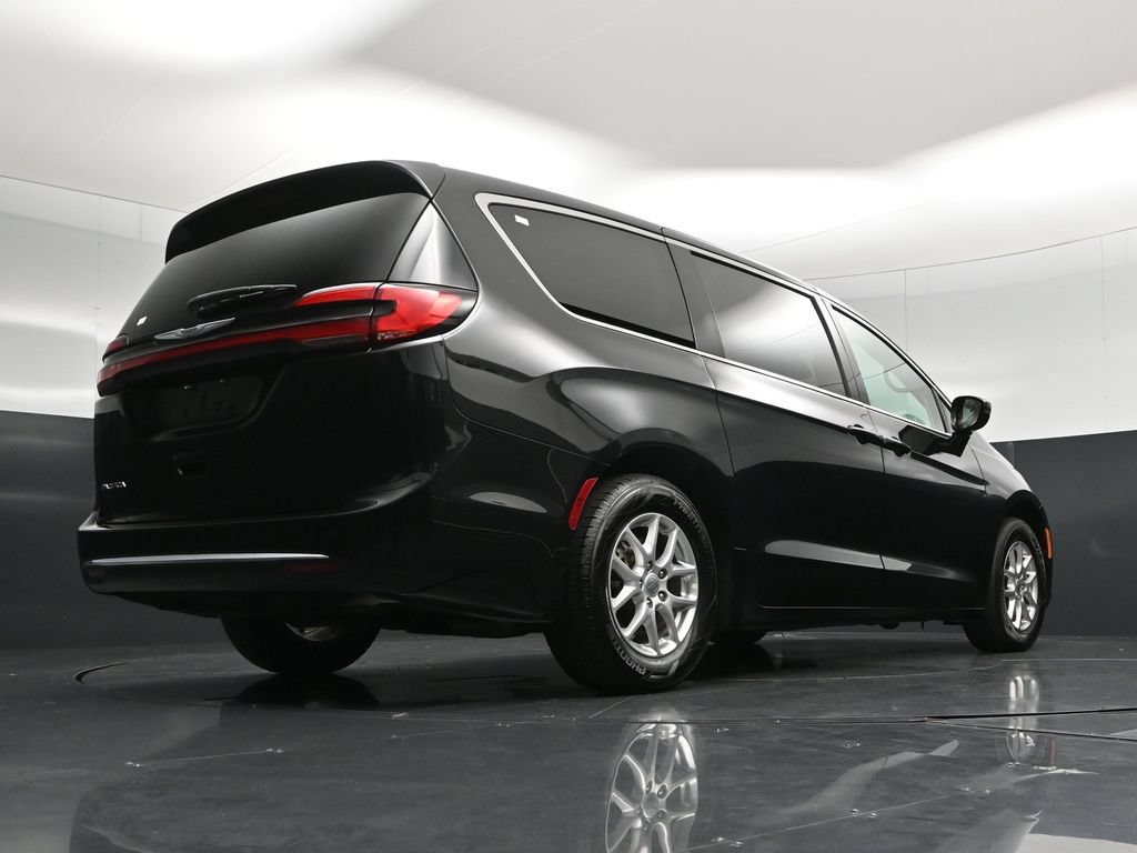 Used 2024 Chrysler Pacifica Touring-L FWD image 52