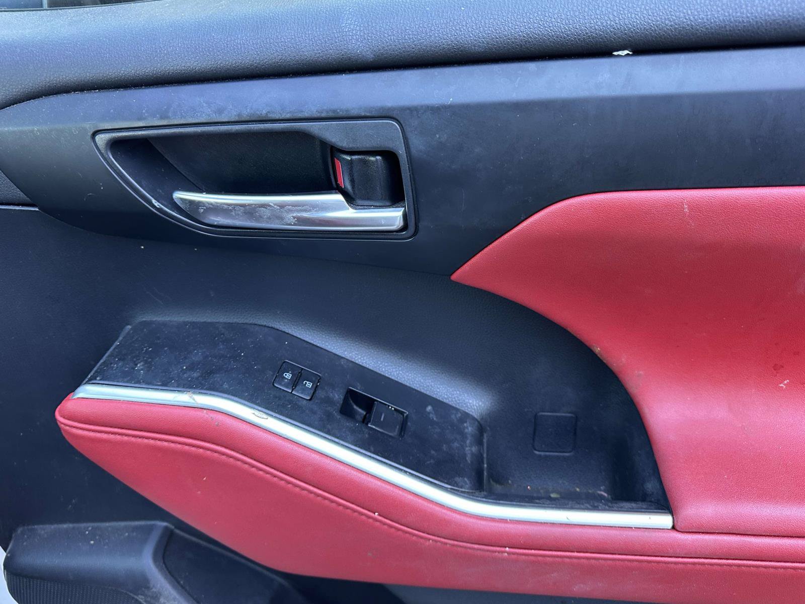 Used 2021 Toyota Highlander XSE AWD/4WD image 13