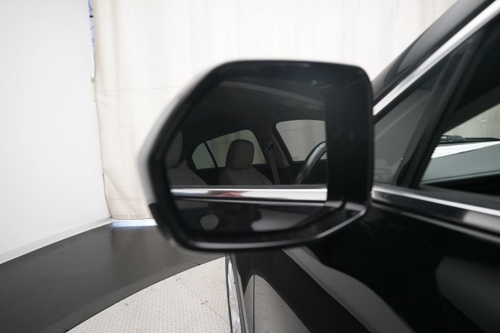 Used 2022 Cadillac XT4 Luxury w/ Cold Weather Package AWD/4WD image 25