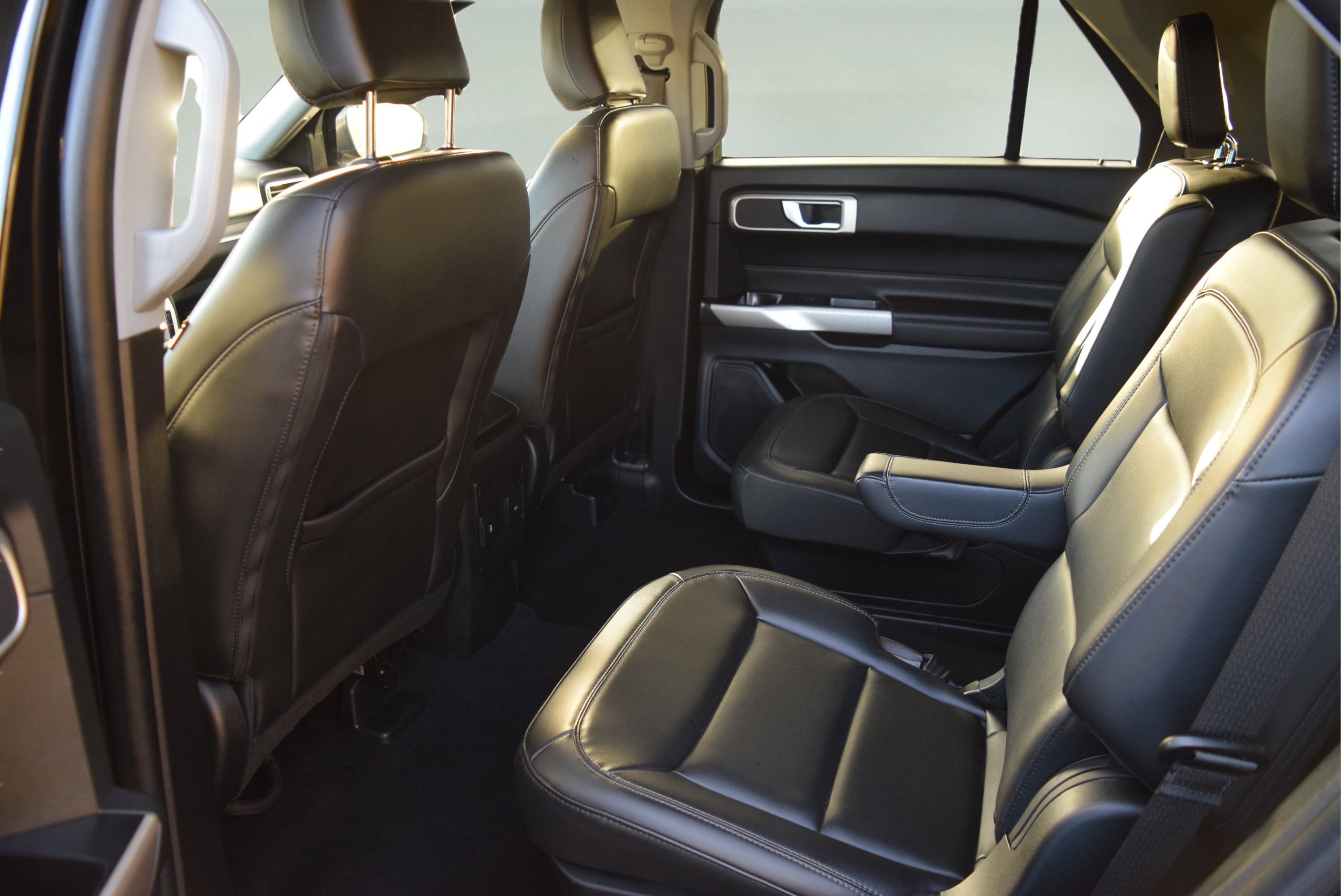 Certified 2023 Ford Explorer XLT w/ Equipment Group 202A image 5