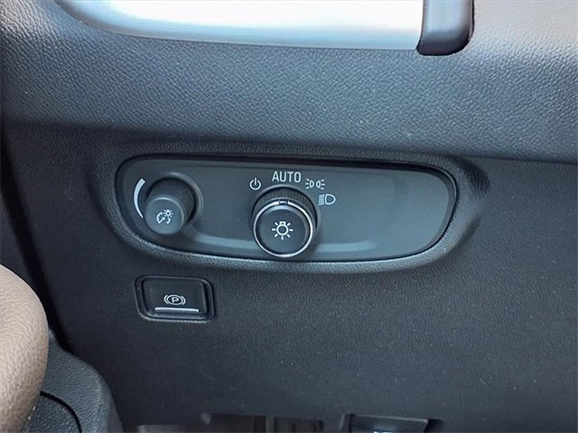 Used 2023 GMC Terrain SLE image 22