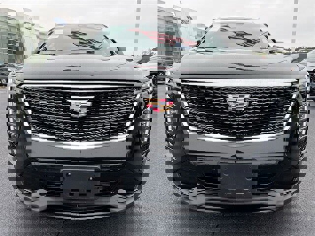 Used 2025 Cadillac XT4 Premium Luxury image 12