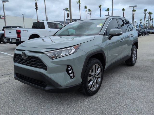 Used 2019 Toyota RAV4 XLE Premium w/ Cold Weather Package FWD image 8