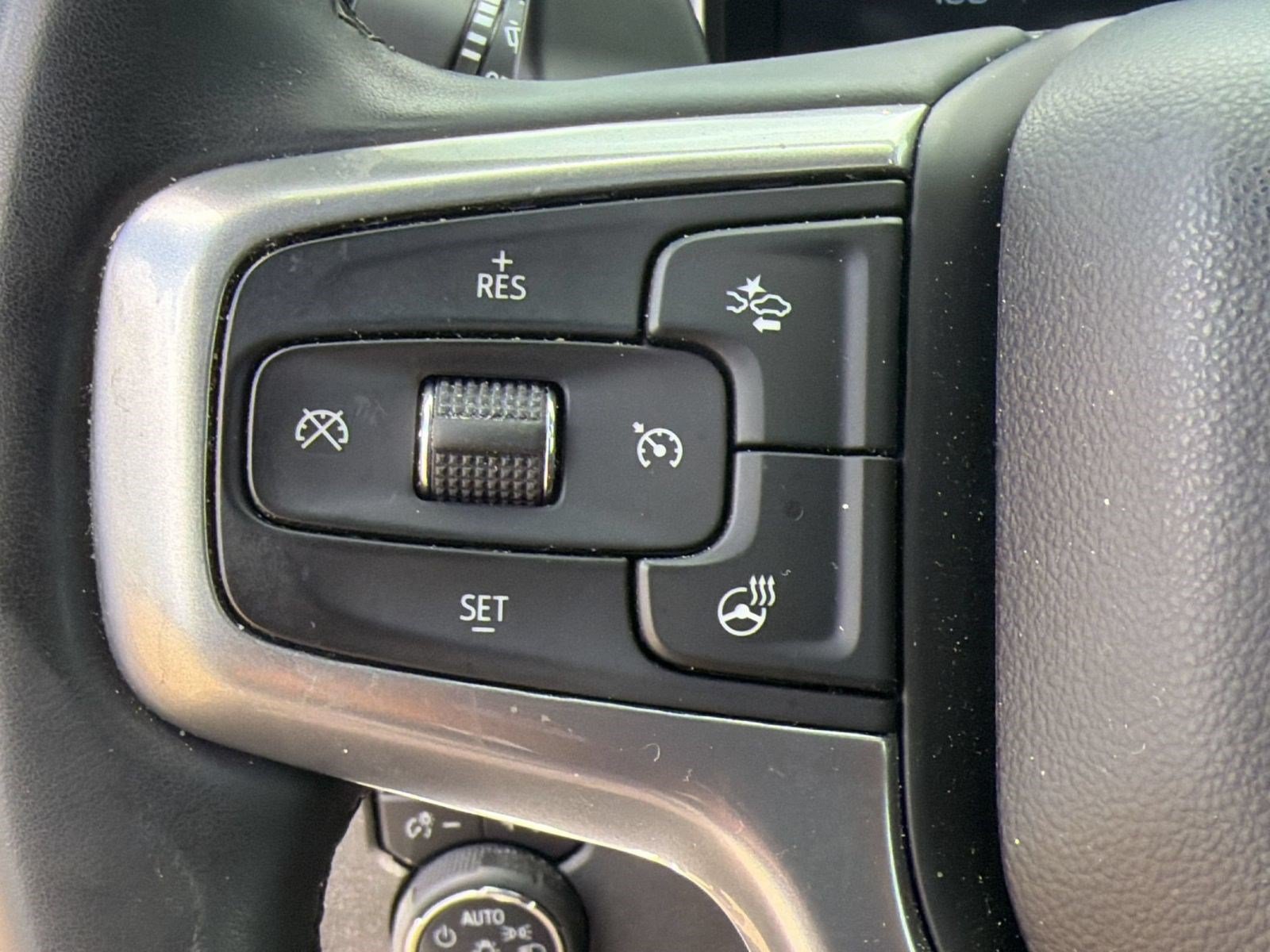 Used 2025 Chevrolet Silverado 1500 LTZ AWD/4WD image 16