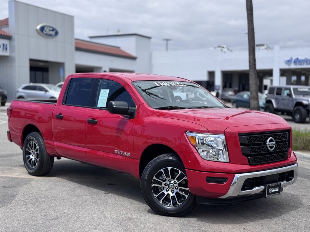Used 2022 Nissan Titan SV image 2