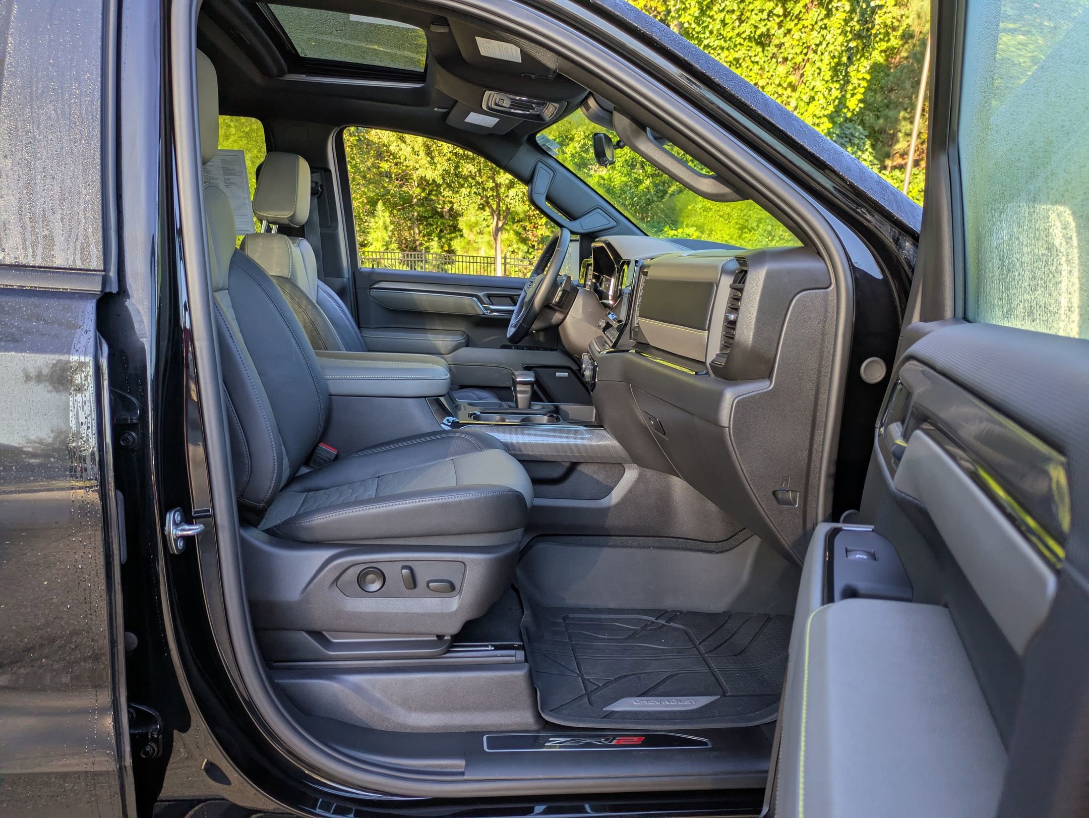 Used 2024 Chevrolet Silverado 1500 ZR2 w/ Technology Package image 41