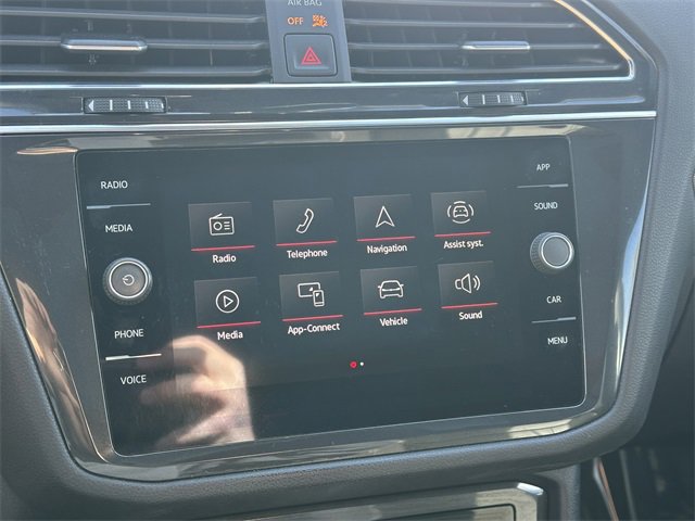 Used 2023 Volkswagen Tiguan SE R-Line image 21