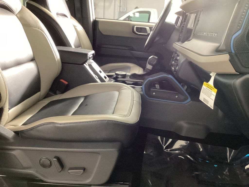 Certified 2024 Ford Bronco Wildtrak AWD/4WD image 25