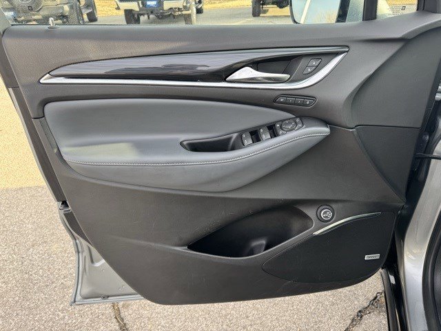 Used 2024 Buick Enclave Premium image 11