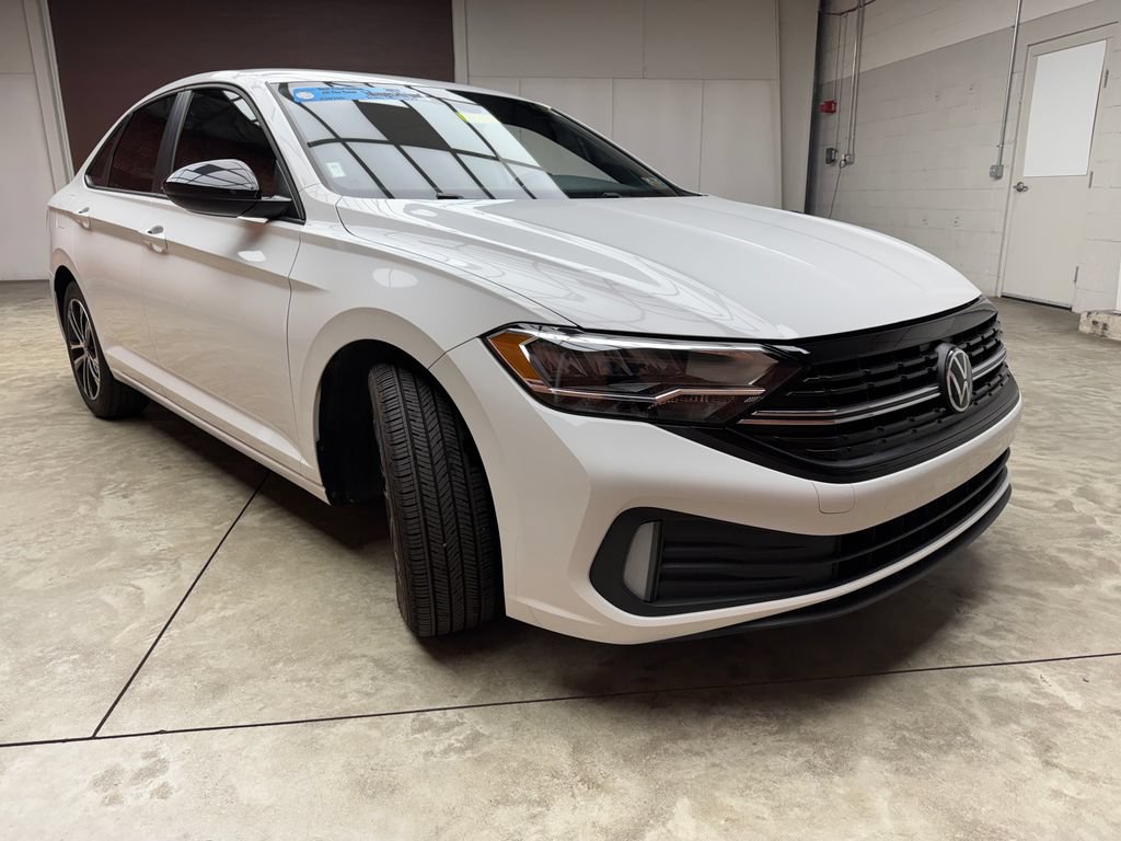 Used 2024 Volkswagen Jetta Sport FWD image 5