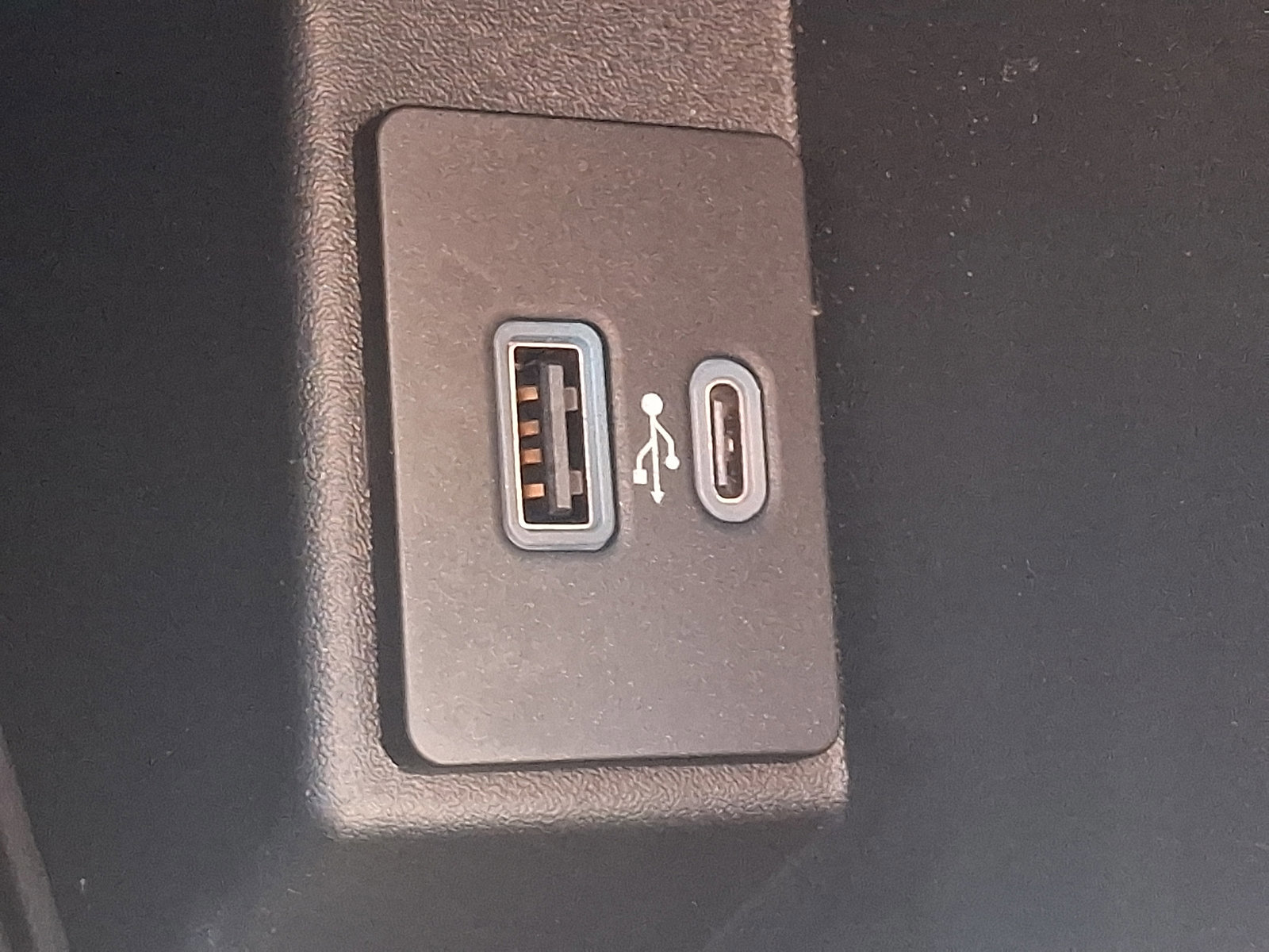 Certified 2022 Ford Edge SEL w/ Convenience Package image 25