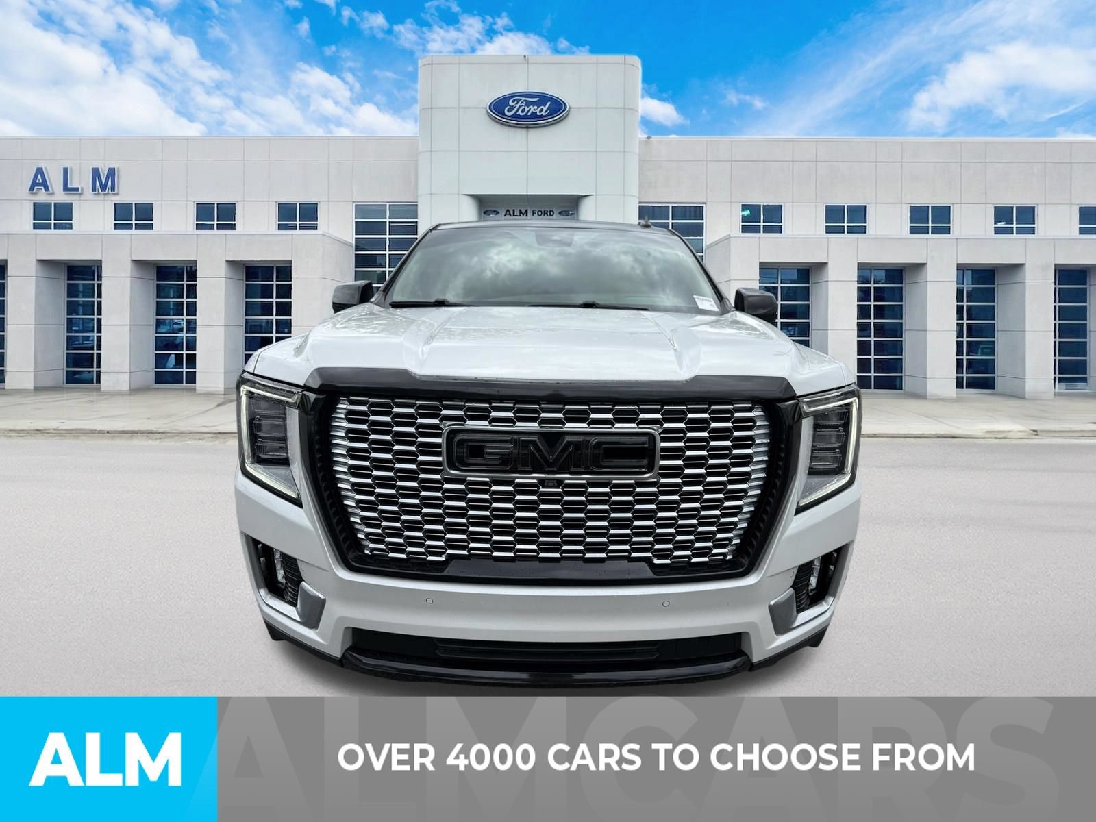 Used 2023 GMC Yukon XL Denali w/ Denali Reserve Package RWD image 2