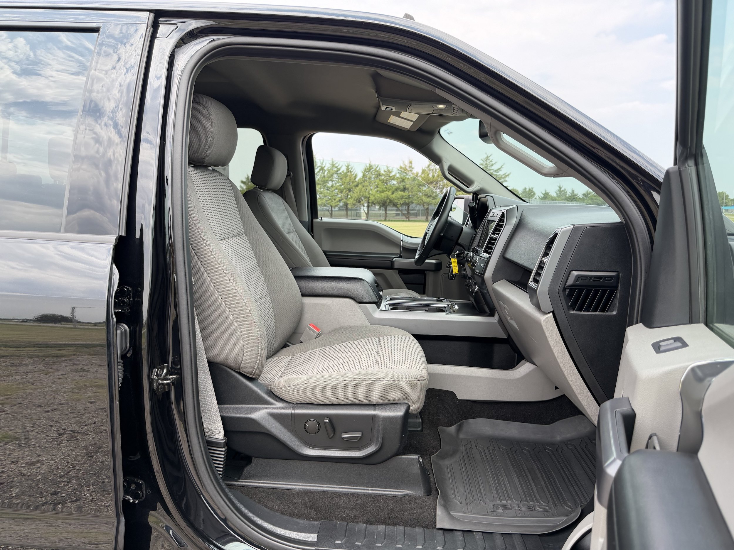 Certified 2019 Ford F150 XLT w/ Equipment Group 302A Luxury AWD/4WD image 19