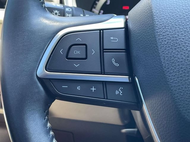 Used 2021 Toyota Highlander XLE FWD image 16