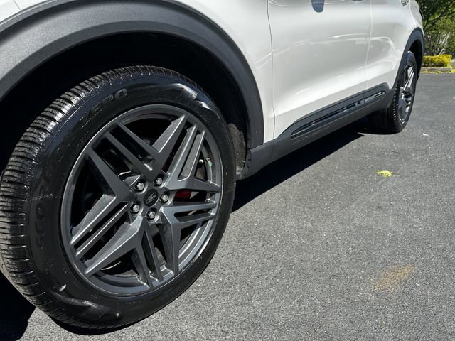 Certified 2025 Ford Explorer ST AWD/4WD image 12
