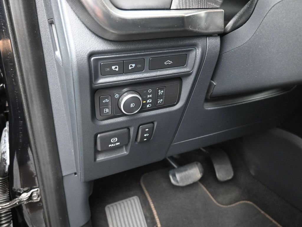 Certified 2022 Ford F150 Platinum w/ Equipment Group 701A High image 13