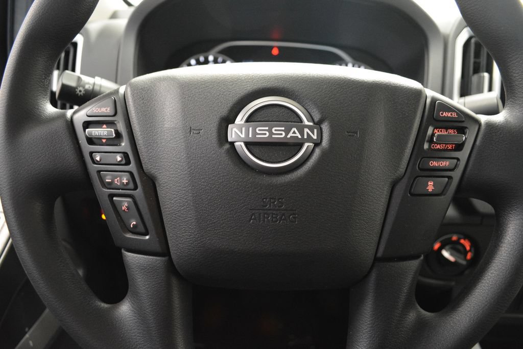 Used 2025 Nissan Frontier SV AWD/4WD image 17