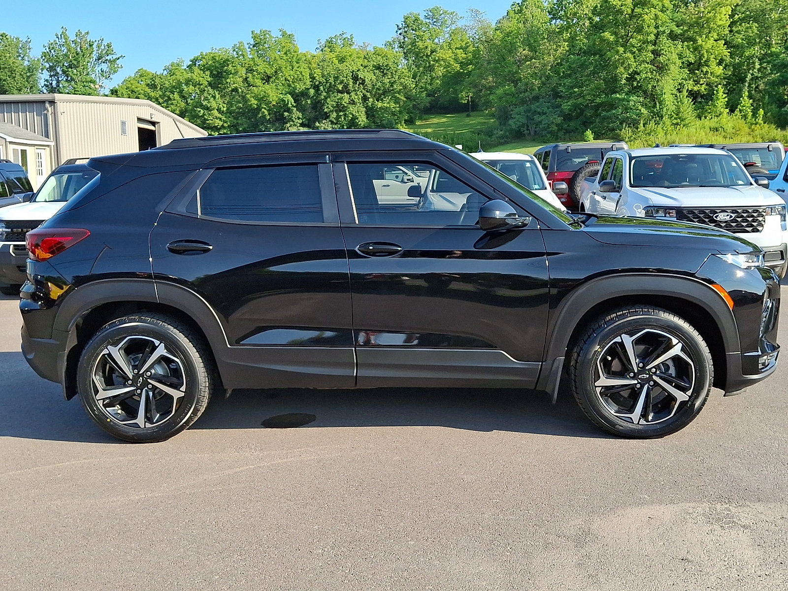 Used 2022 Chevrolet TrailBlazer RS w/ Sun and Liftgate Package AWD/4WD image 12