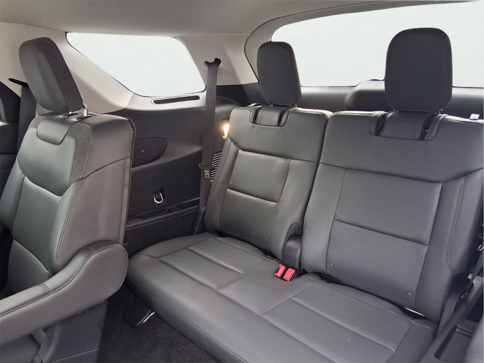 Certified 2025 Ford Explorer Active w/ Active Comfort Package RWD image 27