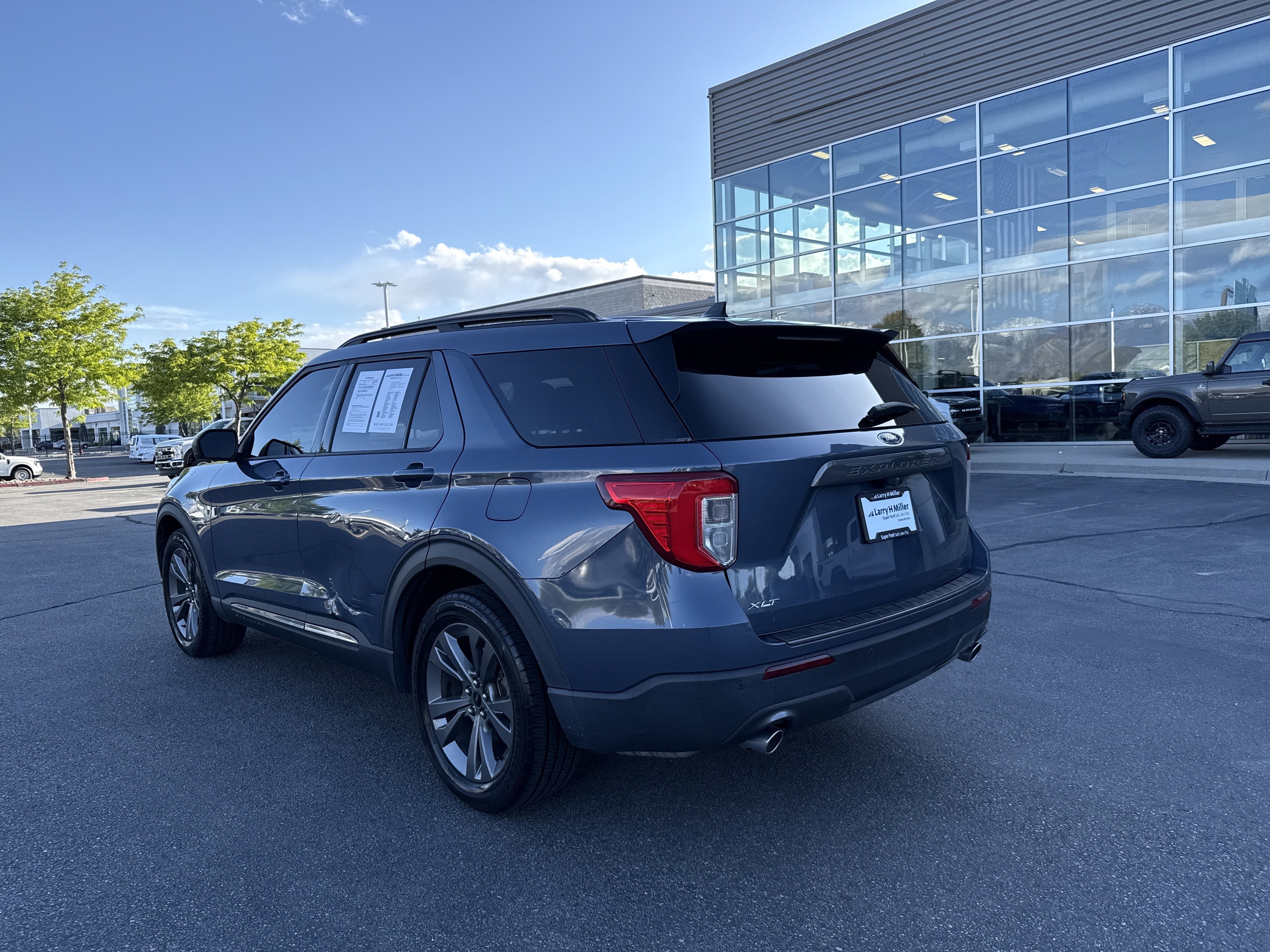 Certified 2021 Ford Explorer XLT w/ Equipment Group 202A RWD image 3