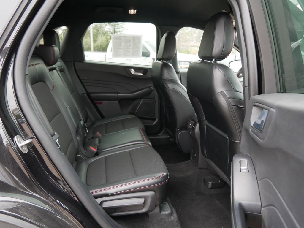 Certified 2025 Ford Escape ST-Line AWD/4WD image 13