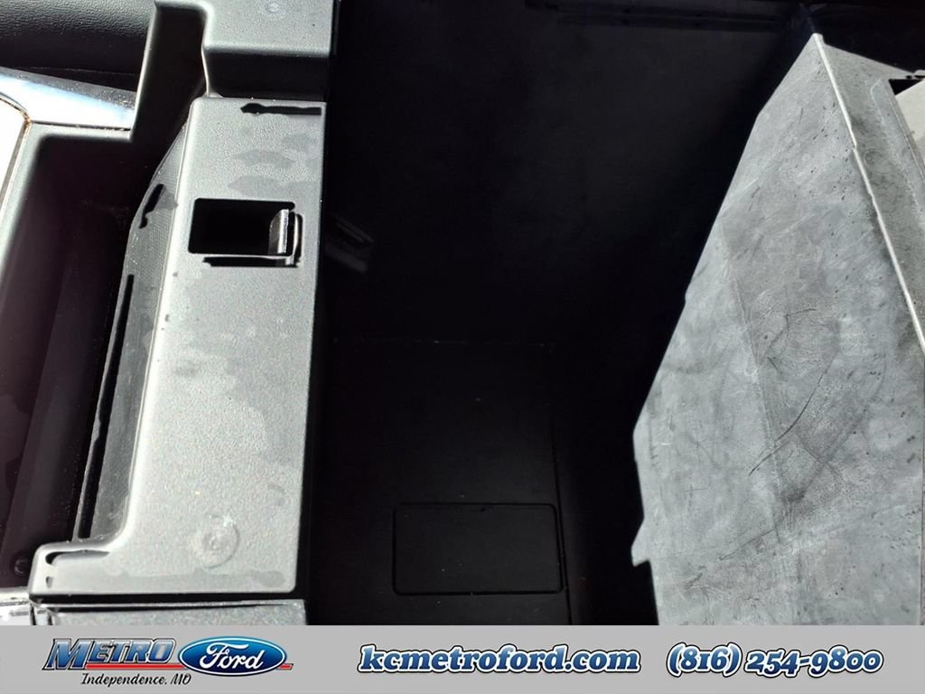 Certified 2022 Ford Explorer XLT w/ Equipment Group 202A AWD/4WD image 17
