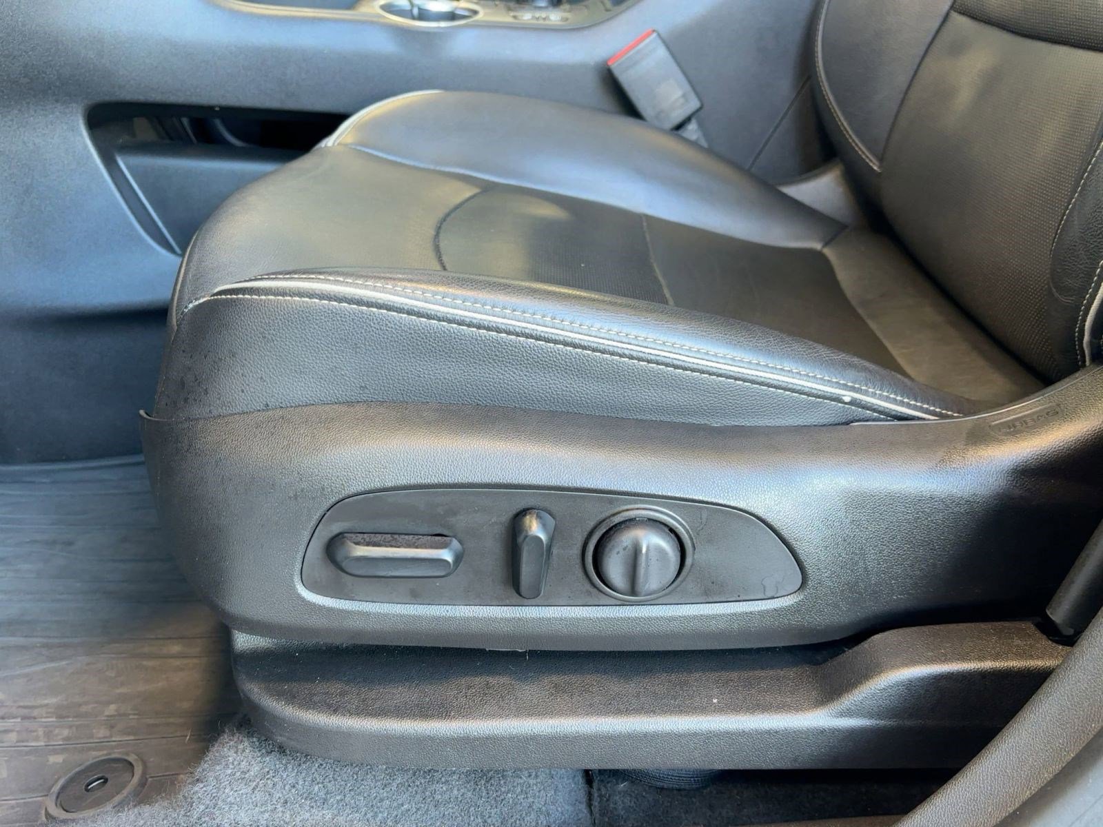 Used 2019 GMC Terrain Denali w/ Advanced Safety Package image 13